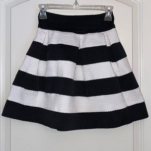 Black & White large stripe skirt
